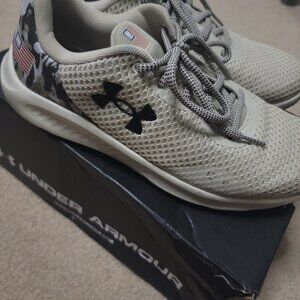 EUC Mens UA Charged Pursuit 3 Freedom, 9